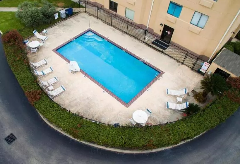 בית מלון כפרי Greentree Inn Houston Iah Airport