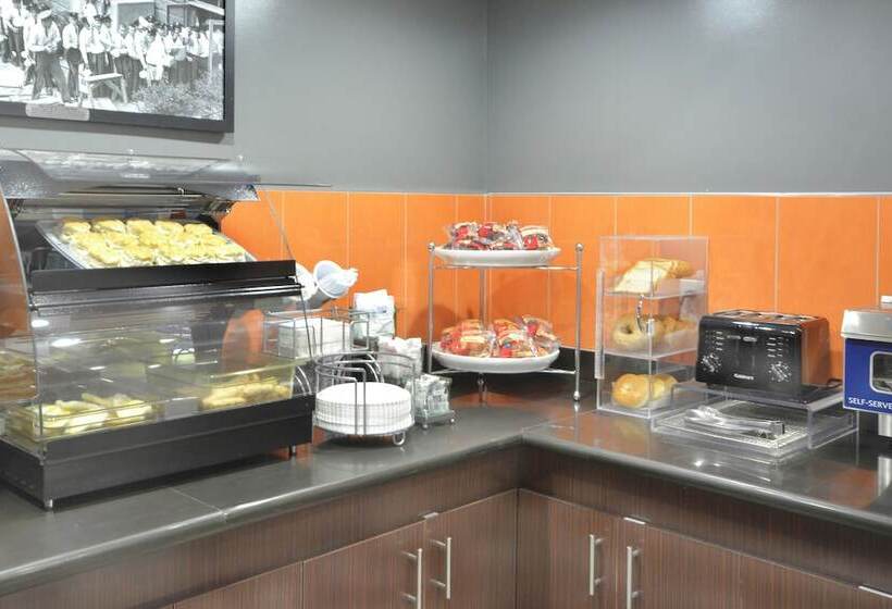 فندق Inn At Clemson