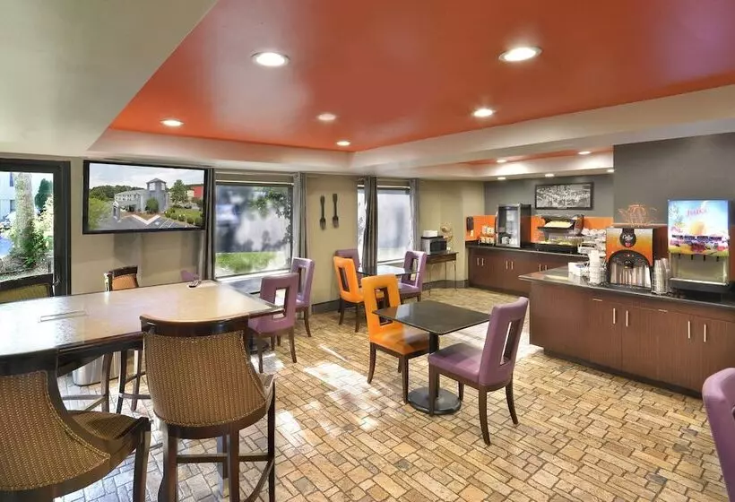 호텔 Inn At Clemson