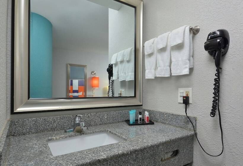 فندق Inn At Clemson