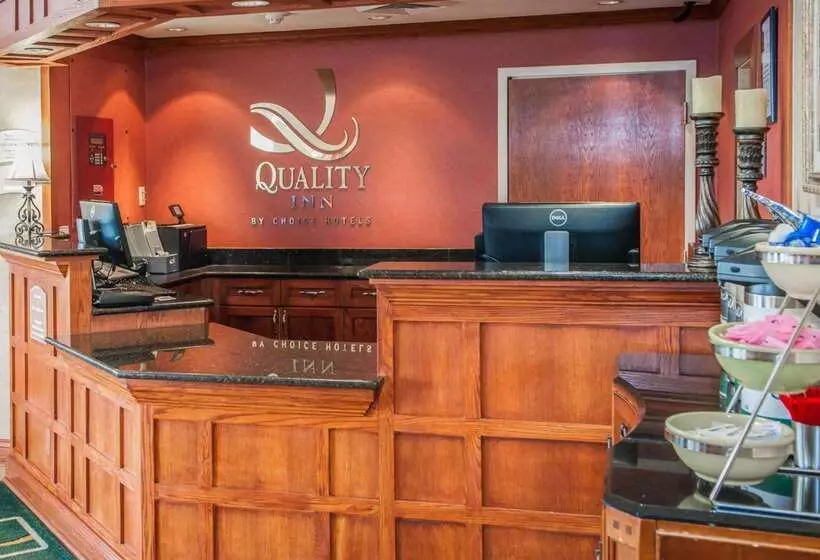 هتل Quality Inn Indy Castleton