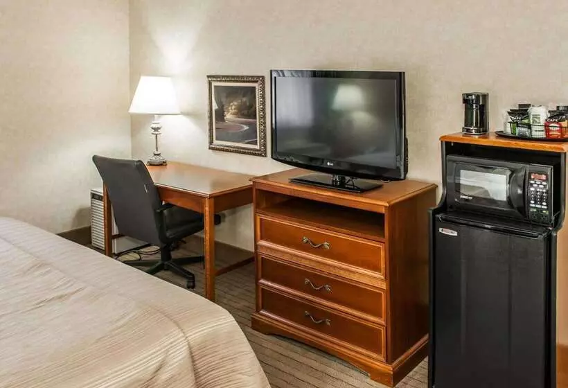 هتل Quality Inn Indy Castleton
