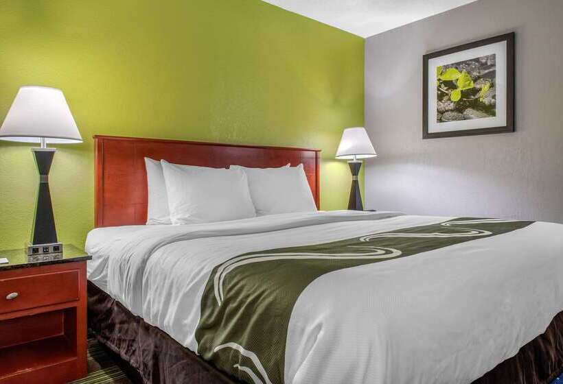 בית מלון כפרי Quality Inn & Suites Bedford West