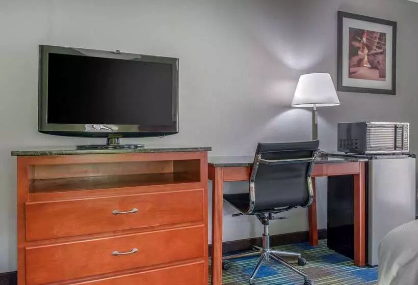 فندق Quality Inn & Suites Bedford West