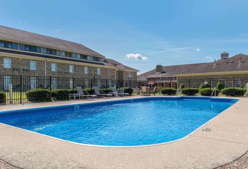 בית מלון כפרי Quality Inn & Suites Bedford West