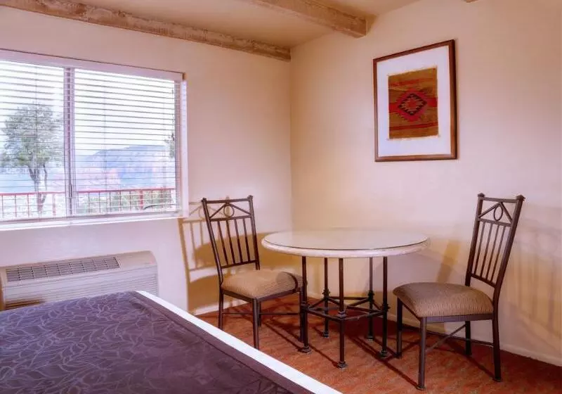 ホテル Sky Ranch Lodge