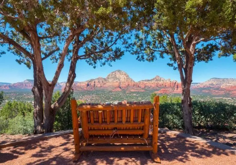 ホテル Sky Ranch Lodge