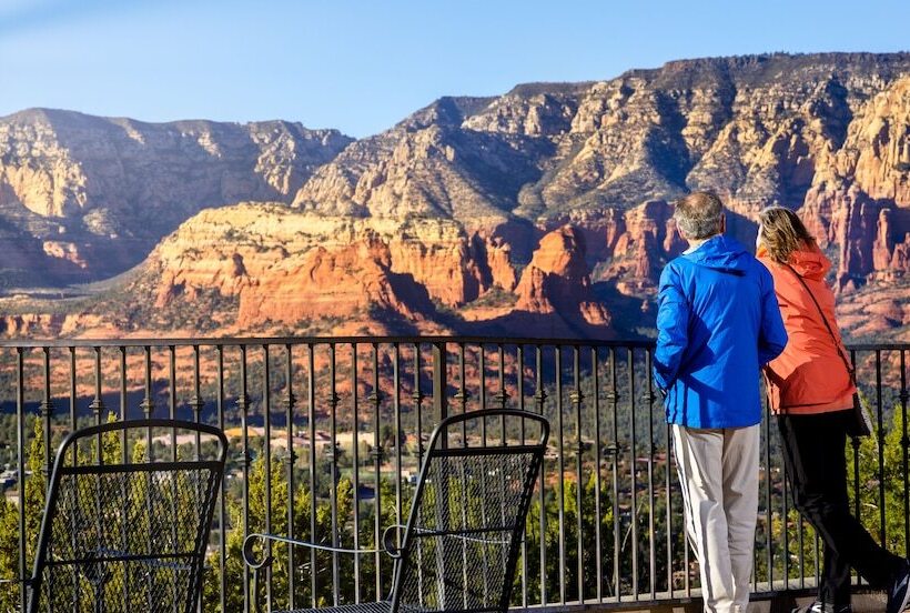 호텔 Sky Ranch Lodge