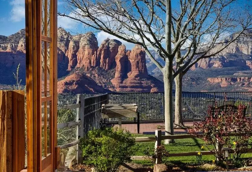 ホテル Sky Ranch Lodge