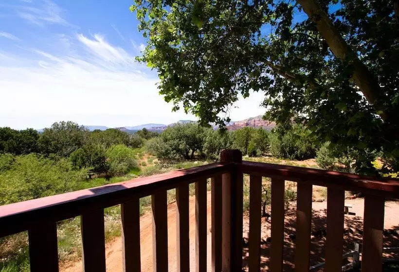 ホテル Sky Ranch Lodge