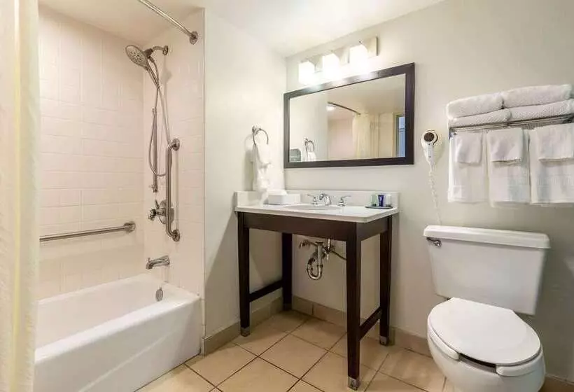 فندق Sleep Inn On The Beach