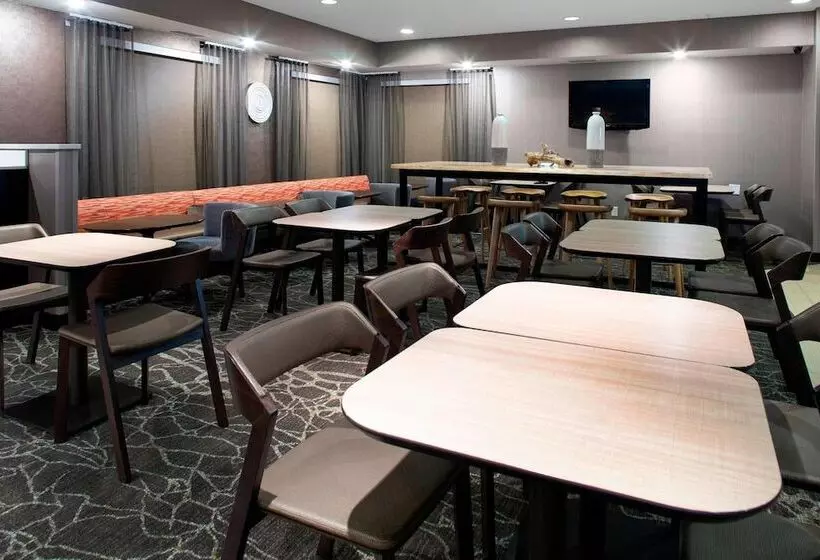 ホテル Springhill Suites By Marriott Memphis East Galleria