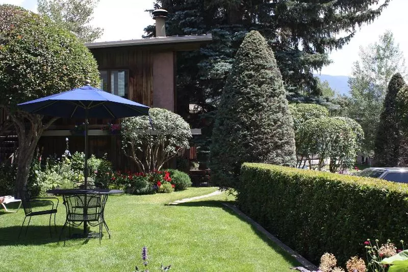 호텔 St Moritz Lodge And Condominiums