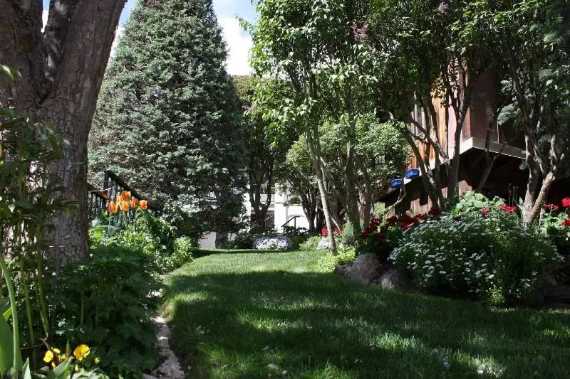 호텔 St Moritz Lodge And Condominiums