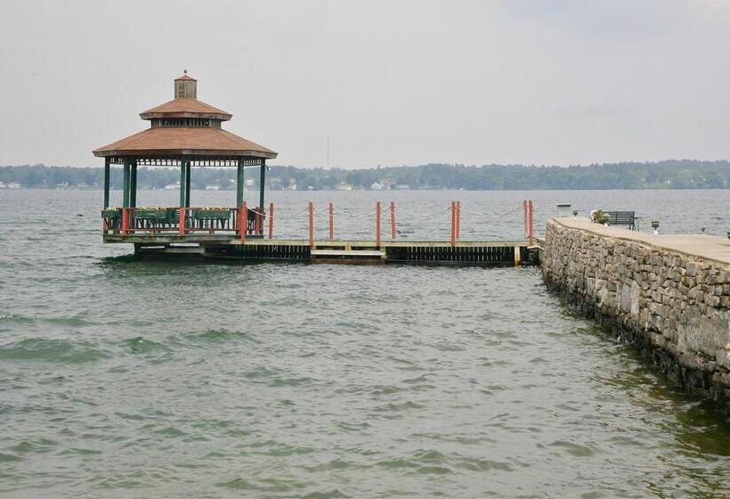 בית מלון כפרי Stone Fence Resort