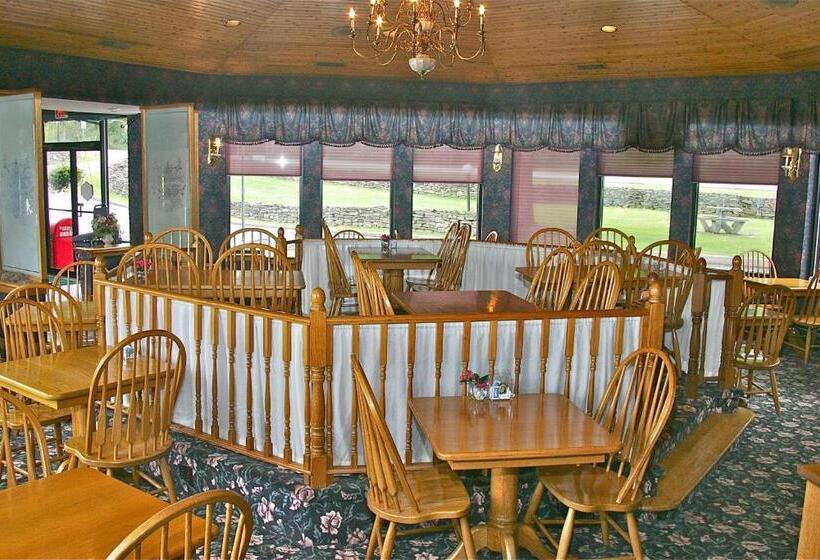 בית מלון כפרי Stone Fence Resort