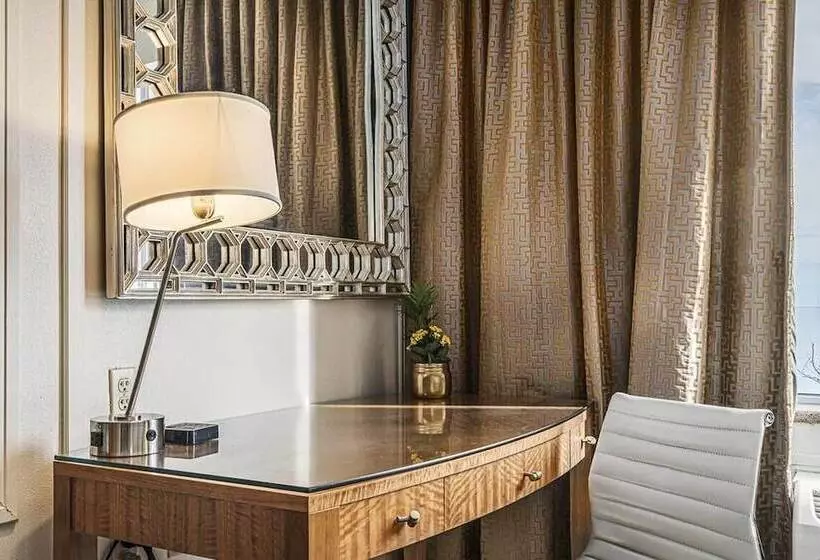 هتل The Inn At Long Beach