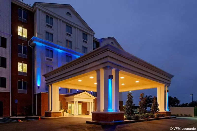 هتل The Inn At Long Beach