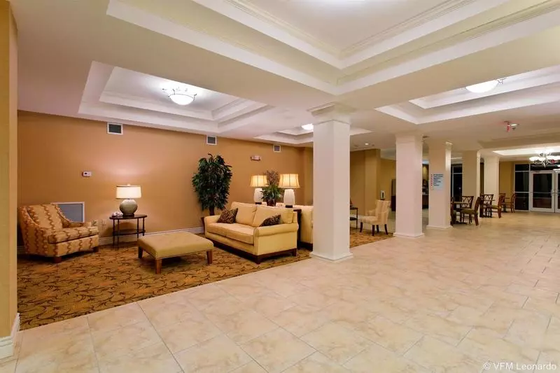 هتل The Inn At Long Beach