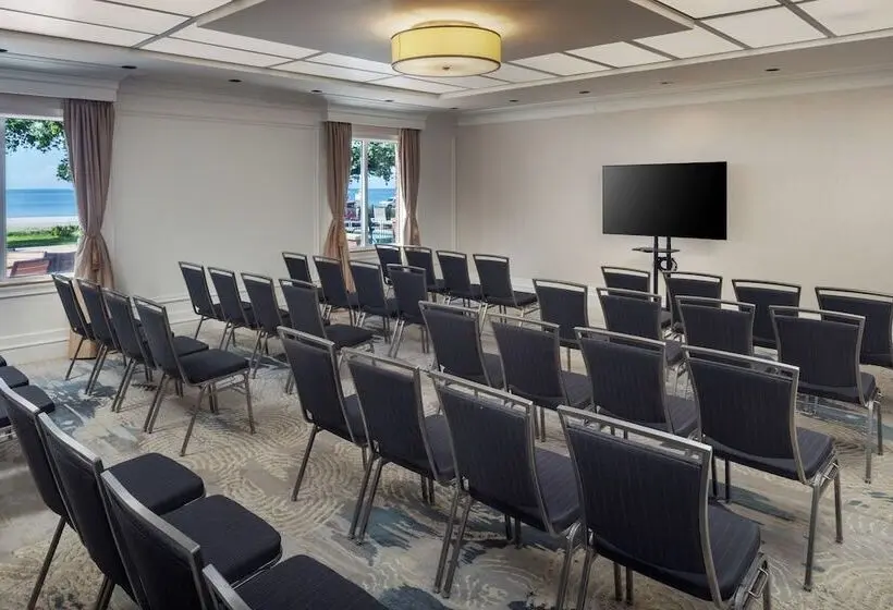 Hotelli The Inn At Long Beach