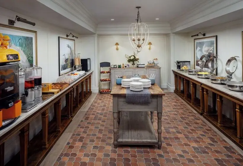 Hotelli The Inn At Long Beach