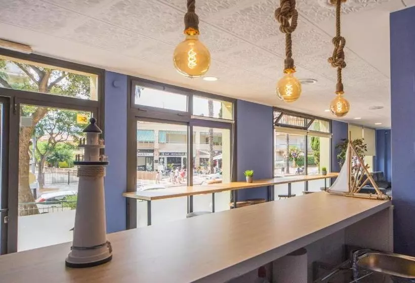 پانسیون Faro Solo Para Mujeres