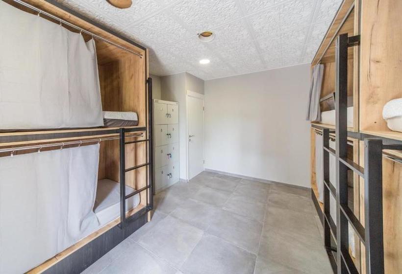 پانسیون Faro Solo Para Mujeres