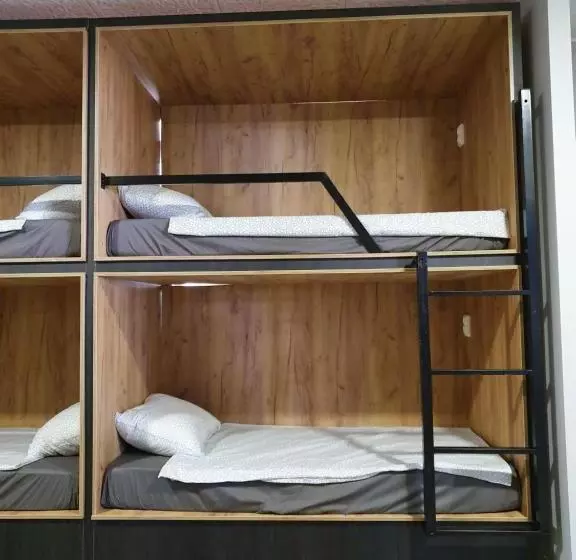 پانسیون Faro Solo Para Mujeres