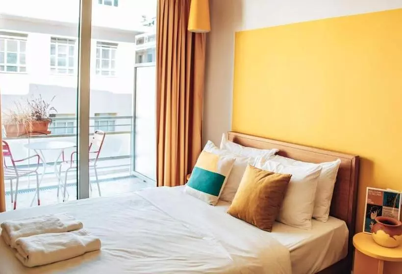 ユースホステル Selina Athens Theatrou