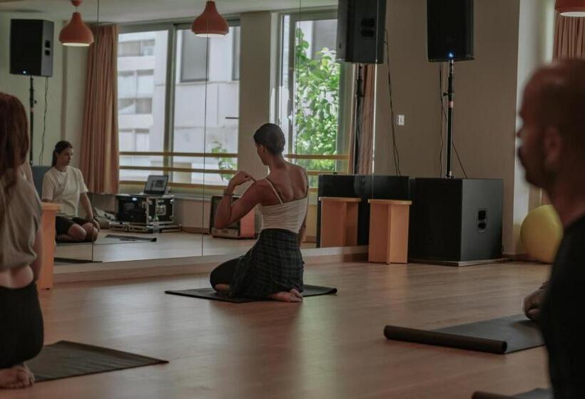 فندق صغير Selina Athens Theatrou