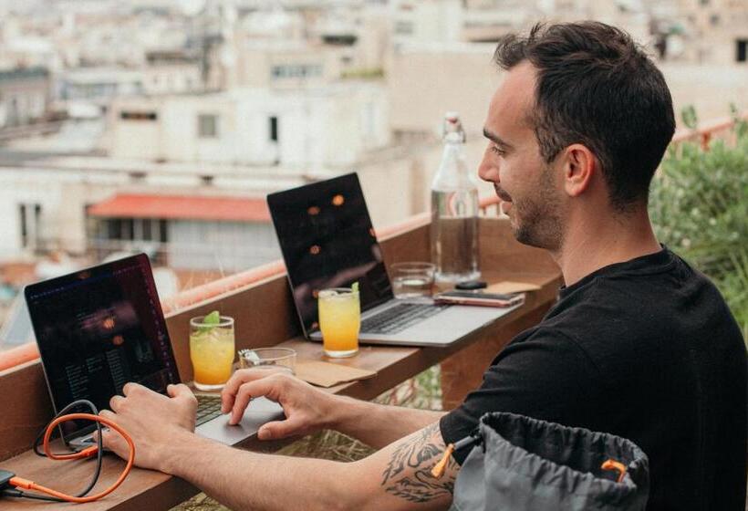 فندق صغير Selina Athens Theatrou