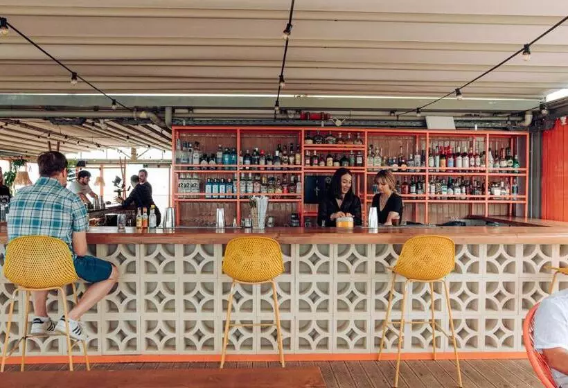 ユースホステル Selina Athens Theatrou