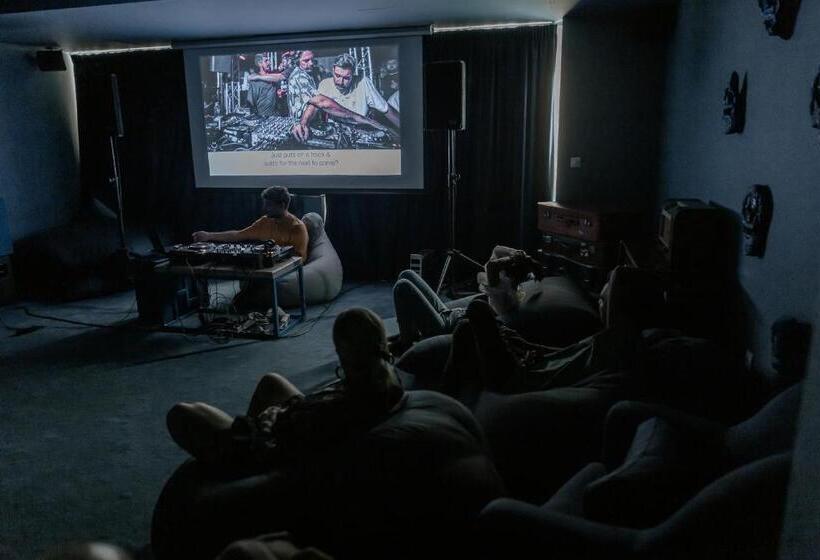 فندق صغير Selina Athens Theatrou