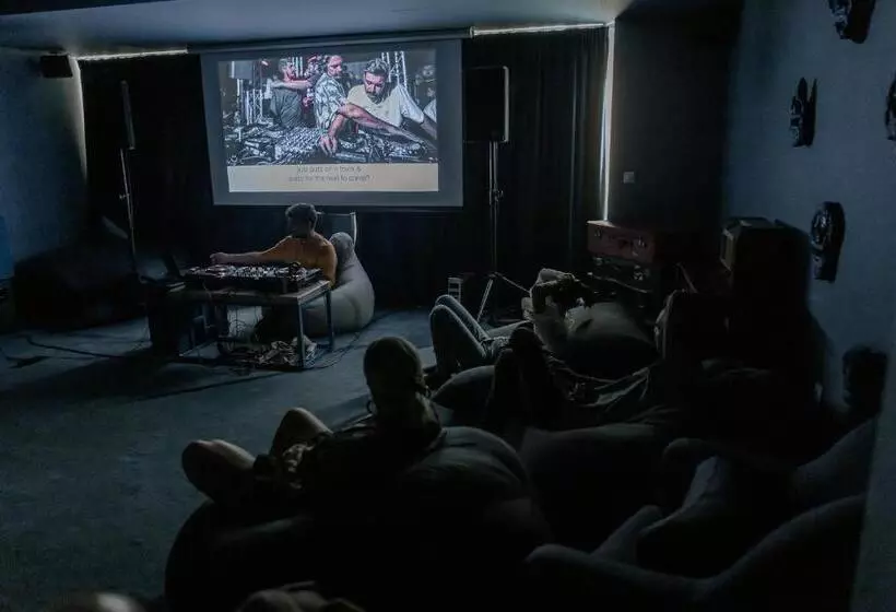 ユースホステル Selina Athens Theatrou