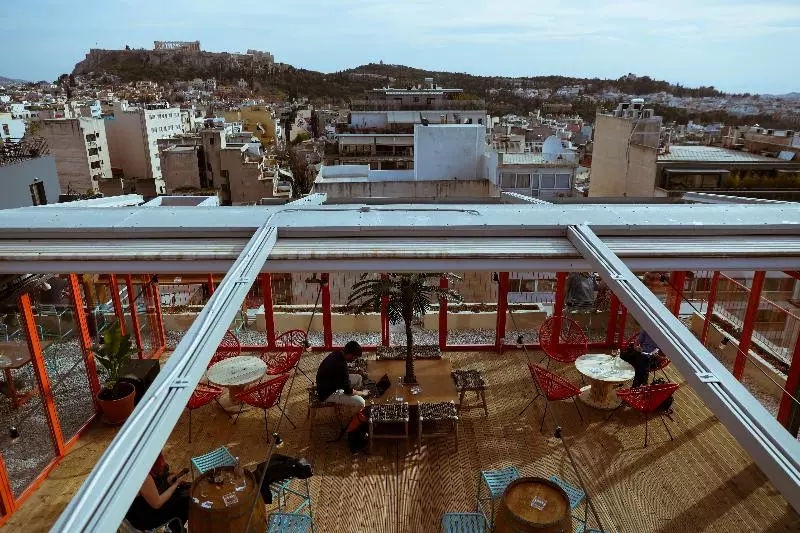 ユースホステル Selina Athens Theatrou