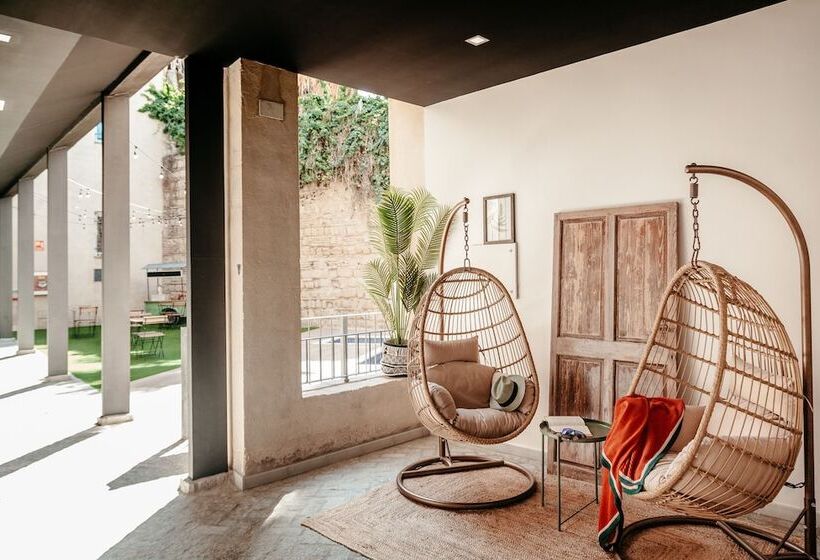 مسافرخانه Astuto Boutique Jerez Adults Only