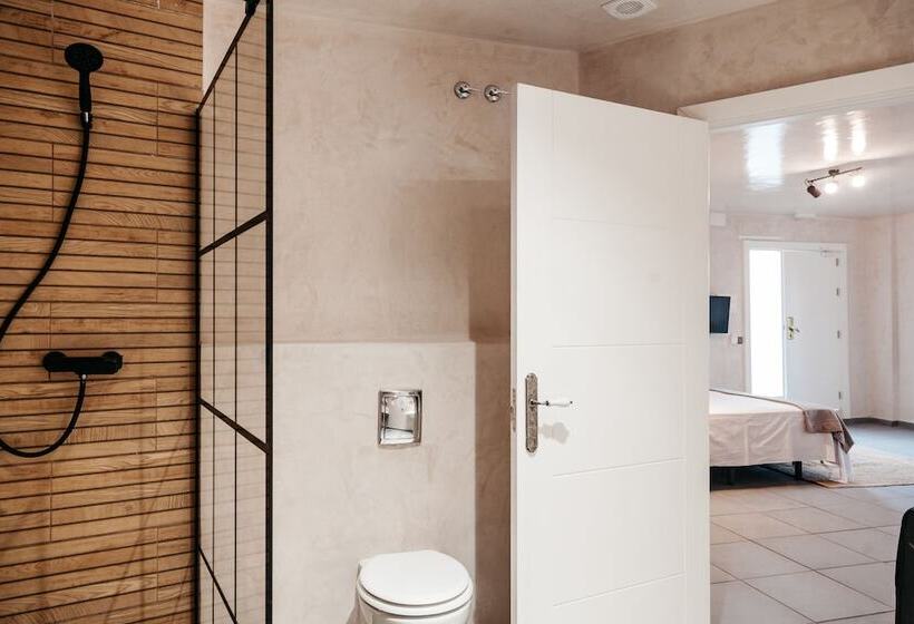 مسافرخانه Astuto Boutique Jerez Adults Only