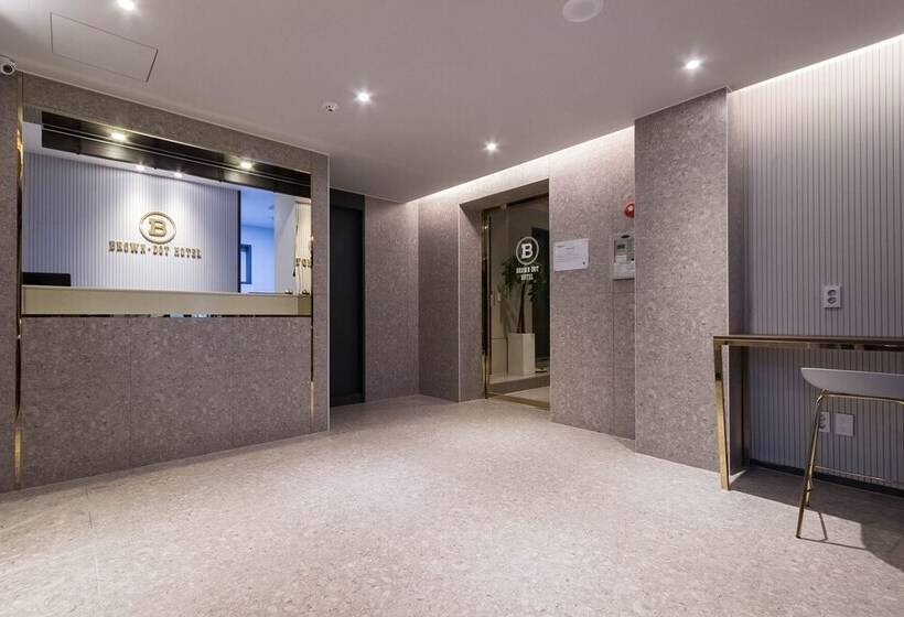 هتل Geoje Okpo Brown Dot