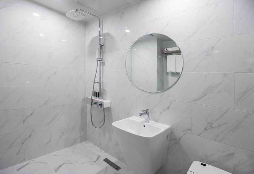 هتل Geoje Okpo Brown Dot