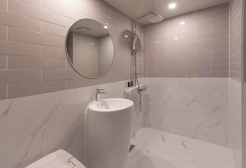 هتل Geoje Okpo Brown Dot