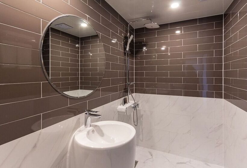 هتل Geoje Okpo Brown Dot