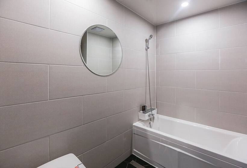 هتل Geoje Okpo Brown Dot