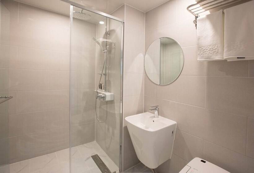 هتل Geoje Okpo Brown Dot