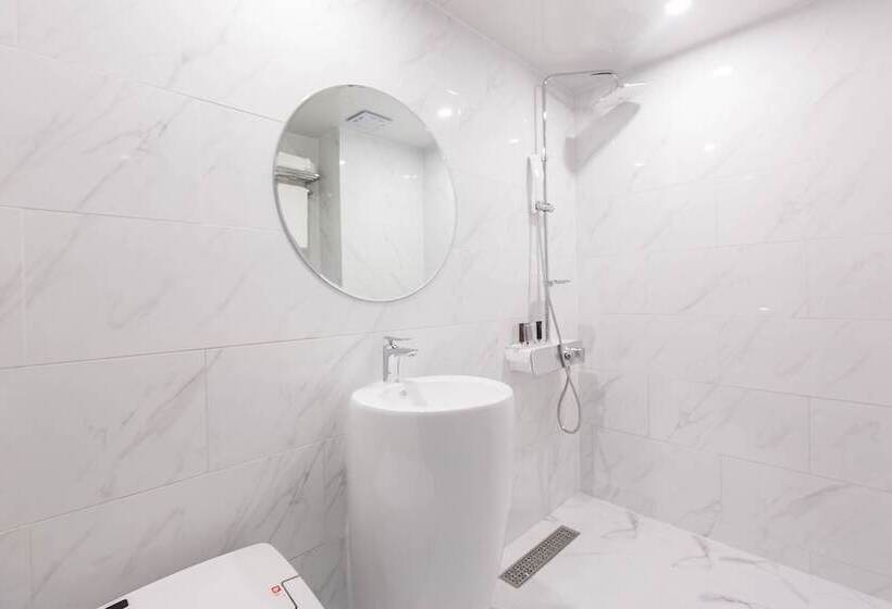 هتل Geoje Okpo Brown Dot