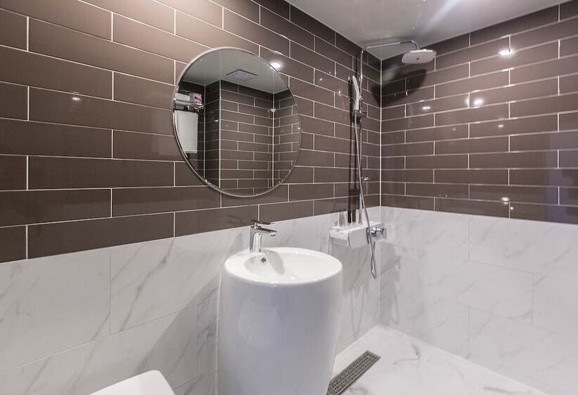 هتل Geoje Okpo Brown Dot