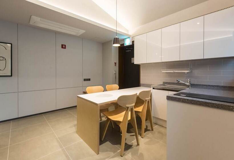 هتل Geoje Okpo Brown Dot