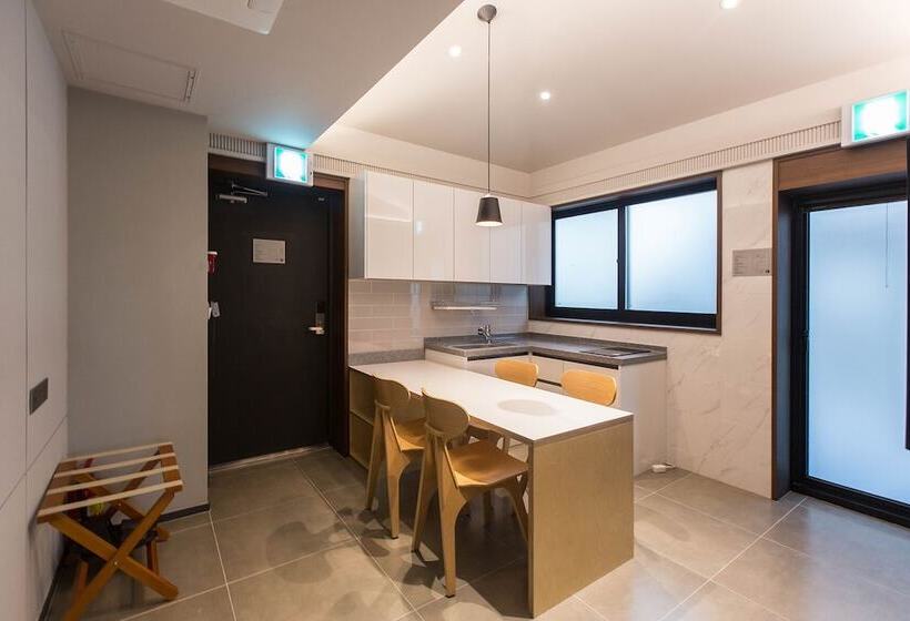 هتل Geoje Okpo Brown Dot