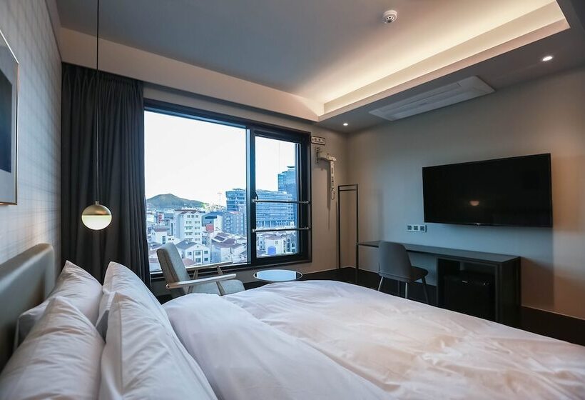 هتل Geoje Okpo Brown Dot