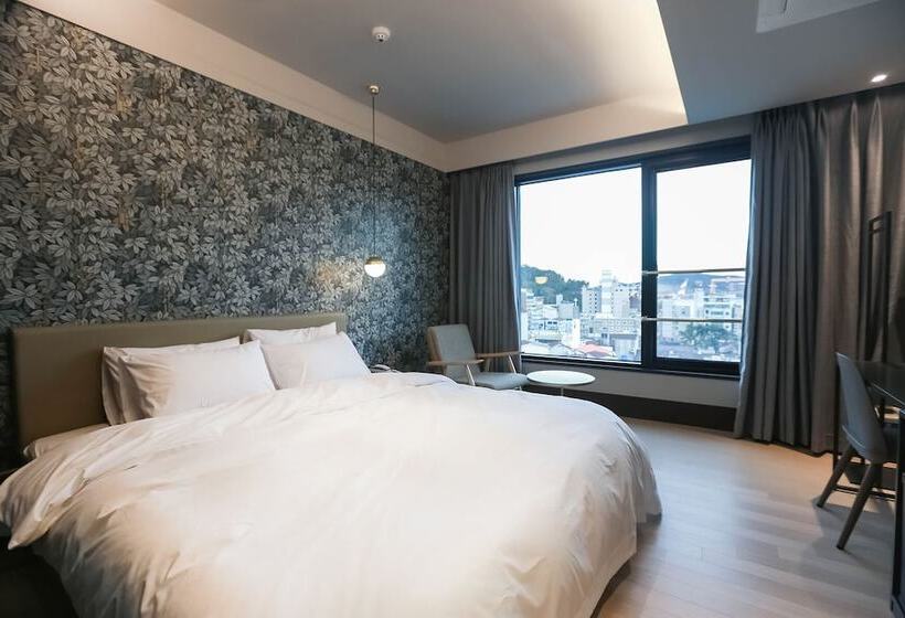 هتل Geoje Okpo Brown Dot