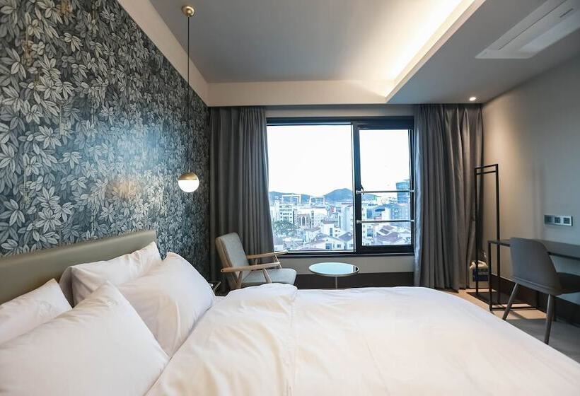 هتل Geoje Okpo Brown Dot